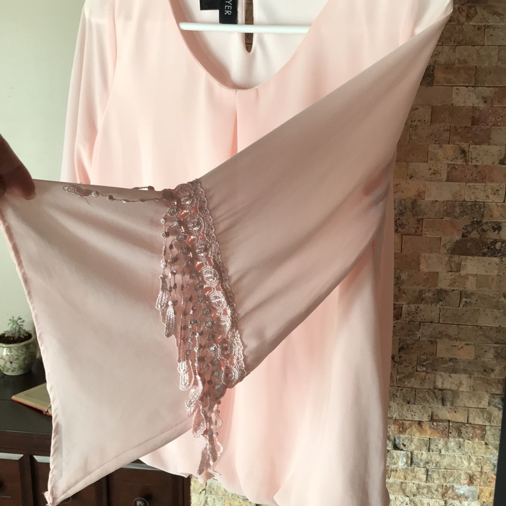 Unique blouse, like new! - Picture 3 of 4